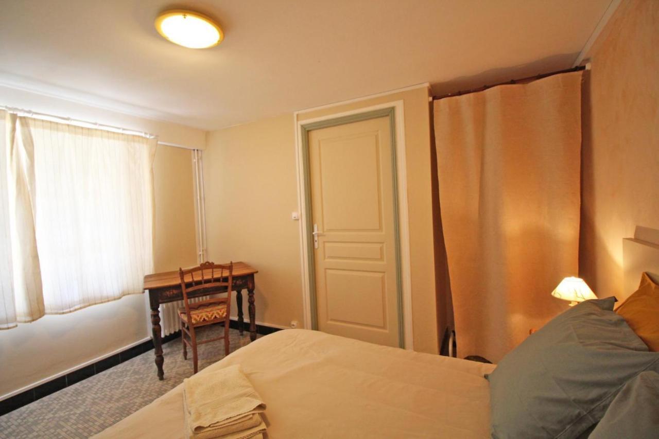 Les Vieux Fourneaux Bed & Breakfast Nantiat Екстериор снимка