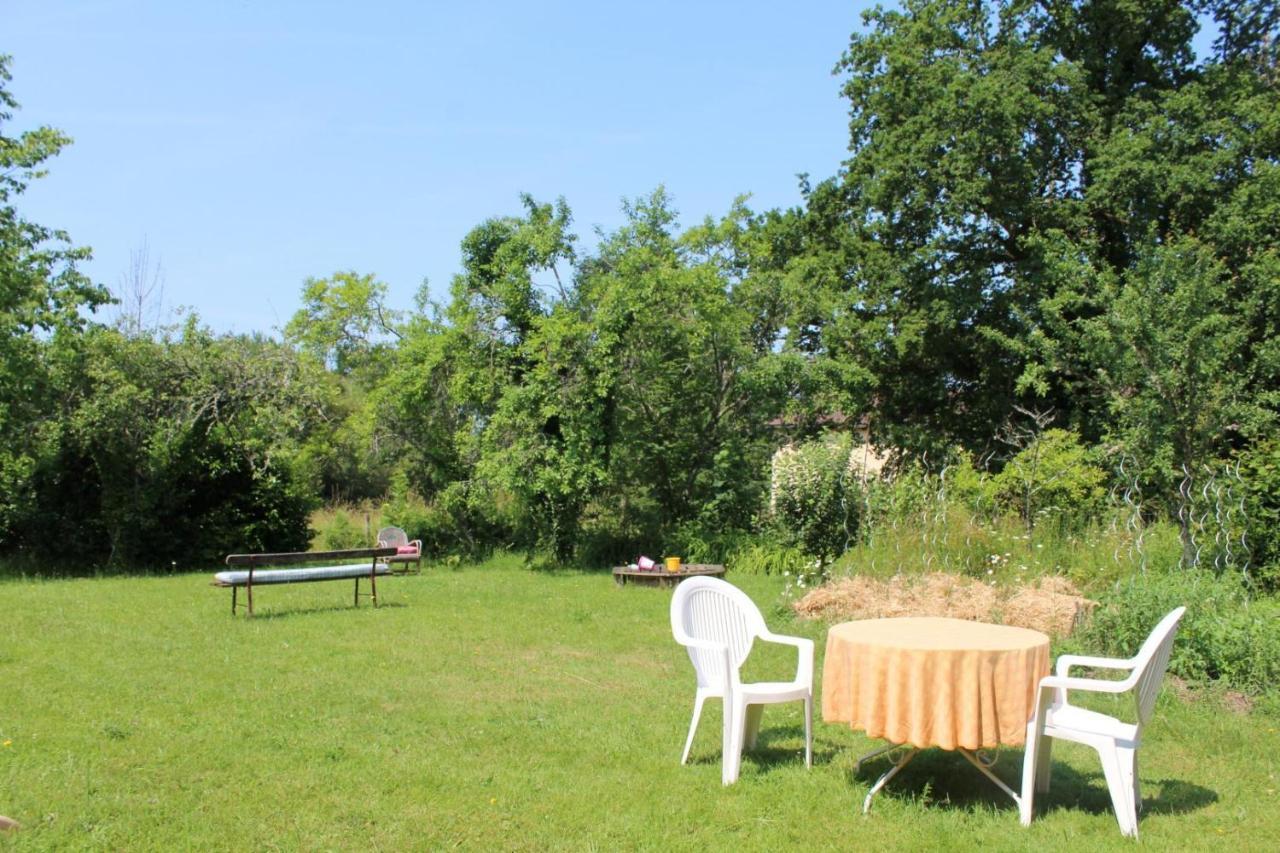 Les Vieux Fourneaux Bed & Breakfast Nantiat Екстериор снимка